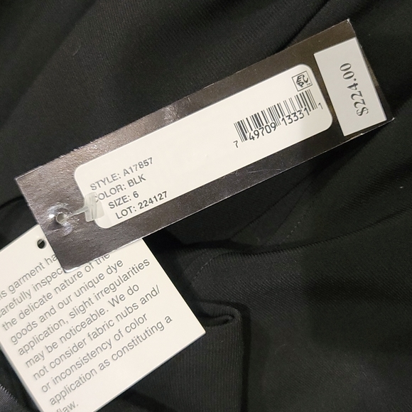 NWT Betsy & Adam V Neck Mermaid Gown - SZ 6 - Picture 7 of 9